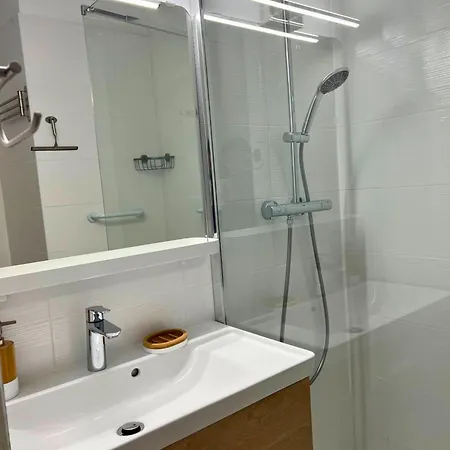 Cigales De La - Climatise, Vue Et Parking Apartment